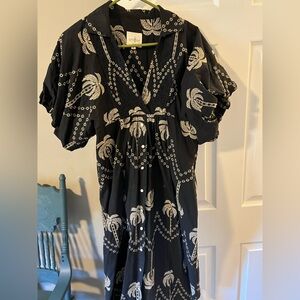 Women’s black and tan midi dress size M